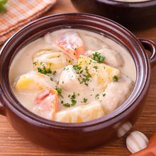【鶏むね肉とじゃがいものクリームシチュー】手作りがおいしい！
