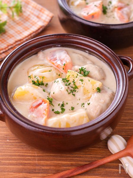 【鶏むね肉とじゃがいものクリームシチュー】手作りがおいしい！
