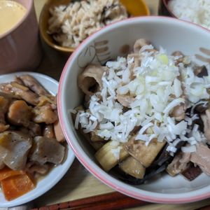 花月雨音🪷の作ってみた!投稿(定食屋さん風《茄子と豚こまの生姜焼き》)