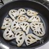 ごま油で美味しい「蓮根の塩炒め」の工程2