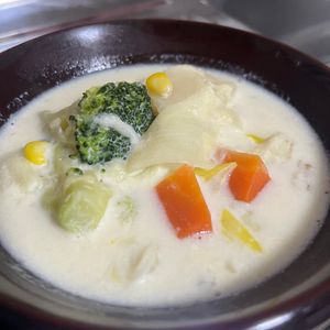 ちゃーりぃの作ってみた!投稿(たっぷり野菜のクリームスープ【#簡単 #ヘルシー】)