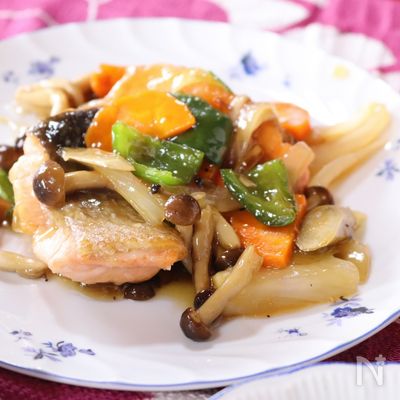 鮭と野菜の甘酢あんかけ