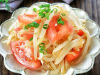 酸っぱ辛い【トマトともやしのサラダ】揚げ物の副菜に