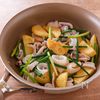 【イカとじゃがいものキムチ炒め】コク深♪味付け簡単！の工程2
