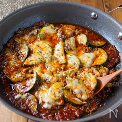 【ズッキーニのミートチーズ焼き】フライパン一つで完成♪