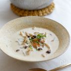 秋の味覚をふんだんに "きのこたっぷり豆乳味噌スープ"