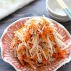 【大根とにんじんのごま酢和え】たーっぷりのすりごまで激旨♪