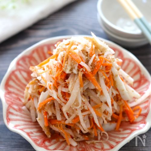 【大根とにんじんのごま酢和え】たーっぷりのすりごまで激旨♪