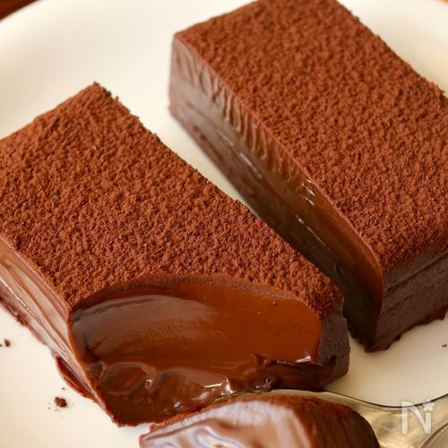 レンジで4分!【濃厚生チョコテリーヌ】材料3つで簡単♩
