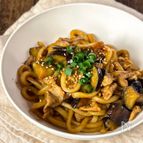 濃厚味噌焼きうどん】コク旨だれでガッツリ満足！