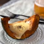 火は使いません！豪快が美味しい超カンタンかぼちゃのチーズ焼き