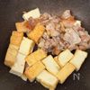 オクラと厚揚げの《テリテリ♡スタミナ炒め》の工程2