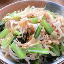 レンジで3分【もやしと小松菜のツナおかか和え】お箸が進む！