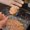 【ふわふわ鶏つくね】材料4つですぐできる!の工程2