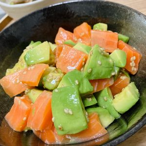 Natsukoの作ってみた!投稿(白だしわさび漬けでさっぱり美味しい♪マグロアボカド)