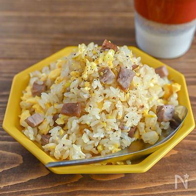 チャーシューで本格派!チャーシューと卵のシンプルチャーハン