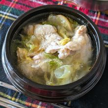 【手羽元と白菜のサムゲタン風スープ】生姜でぽかぽか!