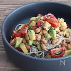 栄養たっぷり！食べ応えアップ！納豆アボカド蕎麦