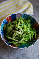 さっと1品！きゅうりと水菜の塩昆布和え