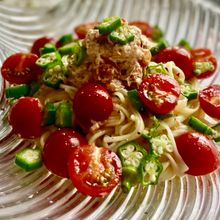 梅干し風味でさわやか!トマトとツナのサラダうどん