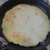 洋風【ベーコンポテトチーズの米粉チヂミ】カリっとチーズが旨！の工程4