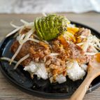 豚こまで♪とろーりたまごと焼肉アボカ丼！