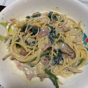 まさの作ってみた!投稿(ほうれん草とベーコンのクリームパスタ)