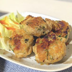 莉子の作ってみた!投稿(焼き鳥屋さんの塩だれペッパー鶏つくね【作り置き】)