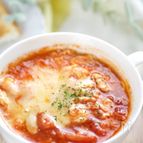 チーズたっぷり！トマトと卵のスープ