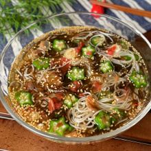 毎日食べても飽きない！「オクラともずくの冷やし梅そうめん」