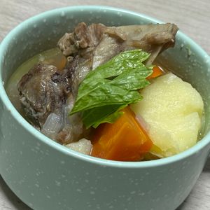 みーこの作ってみた!投稿(体を労わるベトナム家庭料理。スペアリブとじゃがいものスープ)