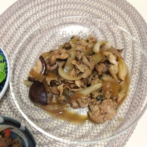 hiro★の作ってみた!投稿(お肉少しでも大満足♪旨みたっぷりきのこと豚こまのすき煮風)