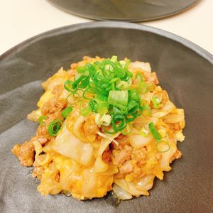 りんの作ってみた!投稿(ご飯が止まらない♩キャベたまそぼろ)