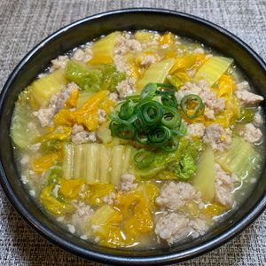 楽ラク手抜キッチン🐶🐾の作ってみた!投稿(白菜と鶏ミンチのあんかけ丼《とろーり染みる美味しさ♪》)