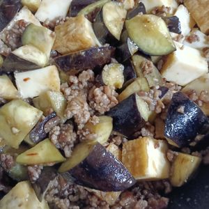 ぽぽペの作ってみた!投稿(なすと厚揚げの肉味噌炒め【#作り置き #お弁当 #カサ増し】)