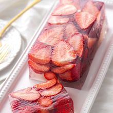 材料4つで簡単ゼリー！いちごのテリーヌ！レンチンで出来る