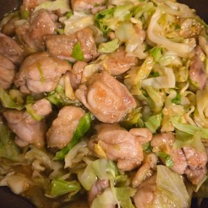 れみーの作ってみた!投稿(鶏肉ときゃべつの甘酢ごま照り炒め)