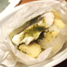 【洗い物も楽!】鱈とじゃがいもの包み蒸し・バジルソース