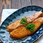 ぶりのガーリックレモンバターソテー