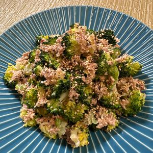 楽ラク手抜キッチン🐶🐾の作ってみた!投稿(簡単ウマい！ブロッコリーとツナのごまマヨあえ【茹でない◎】)