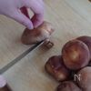 秋の味覚!肉詰めしいたけのホイル焼きの工程1