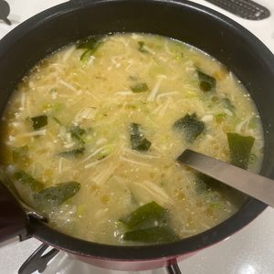 ちっちゃんの作ってみた!投稿(【えのきと長ねぎのごま味噌スープ】簡単☆シンプルスープ♪)