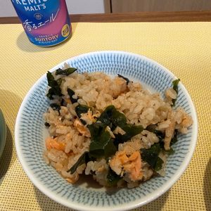 金の作ってみた!投稿(いくらでも食べられる！鮭とわかめと椎茸の炊き込みごはん)