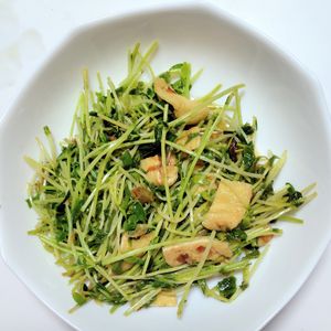 ふうかの作ってみた!投稿(レンジで2分♪『豆苗と油揚げのおかかポン酢蒸し』)