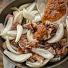 【新玉ねぎと豚こまのたっぷり生姜炒め】季節感たっぷりの一皿♡の工程5