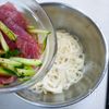 マグロときゅうりの素麺和えの工程4