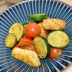 Natsukoの作ってみた!投稿(【鶏ズッキーニのトマトカレー炒め】夏野菜×スパイシー♪)