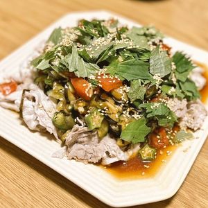しぃちゃんの作ってみた!投稿(夏野菜たっぷり豚しゃぶサラダ)