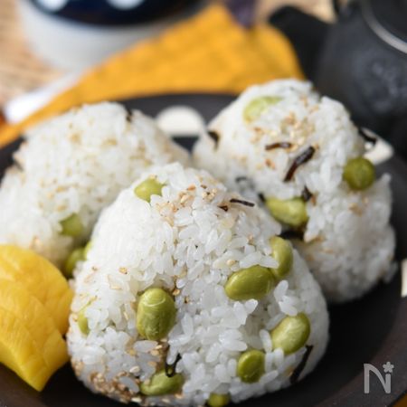 動画あり 枝豆塩昆布おにぎり 冷凍作り置き By 鈴木美鈴 レシピサイト Nadia ナディア プロの料理家のおいしいレシピ