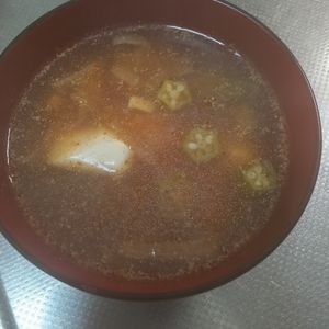 鶏皮坊主の作ってみた!投稿(キムチと豆腐とオクラの夏スープ)